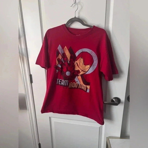 Marvel  | Iron Man Civil War "Team Iron Man" T-Shirt | Size L - Picture 2 of 4